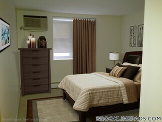 222 Babcock St Unit 4H, Brookline, MA 02446