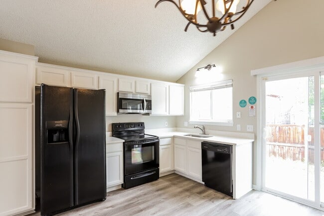 715 Stowe St, Highlands Ranch, CO 80126 - photo 7