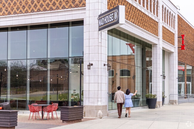 Mad House is a popular spot to grab dinner and drink in downtown El Dorado.