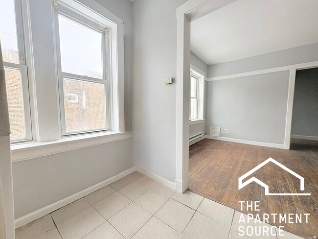 6228 S Western Ave unit 304, Chicago, IL 60636 - photo 2