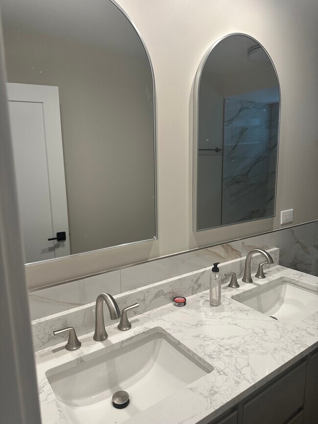 330 Barton Ave unit G, Evanston, IL 60202 - photo 3