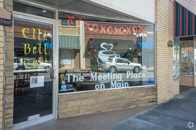 Elle Bell Cafe in located in the heart of Union downtown.