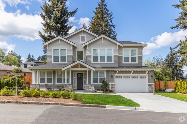 Some contemporary single-family homes in the Eastgate neighborhood utilize craftsman motifs.