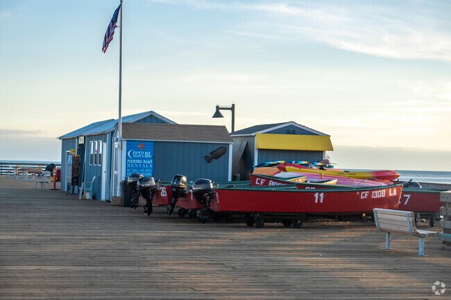 There are Kayaks and small boats that you can rent to enjoy the water in Capitola.