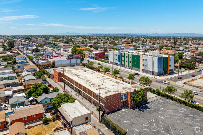 Vox Collegiate of Los Angeles is located in South Los Angeles.