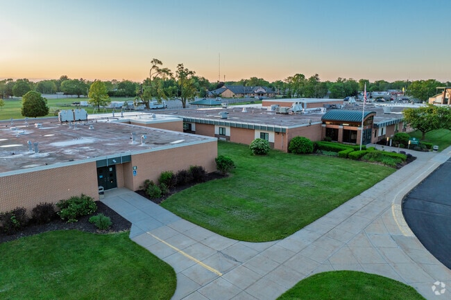 Sylvester Elementary School has an overall B- rating on Niche.com.