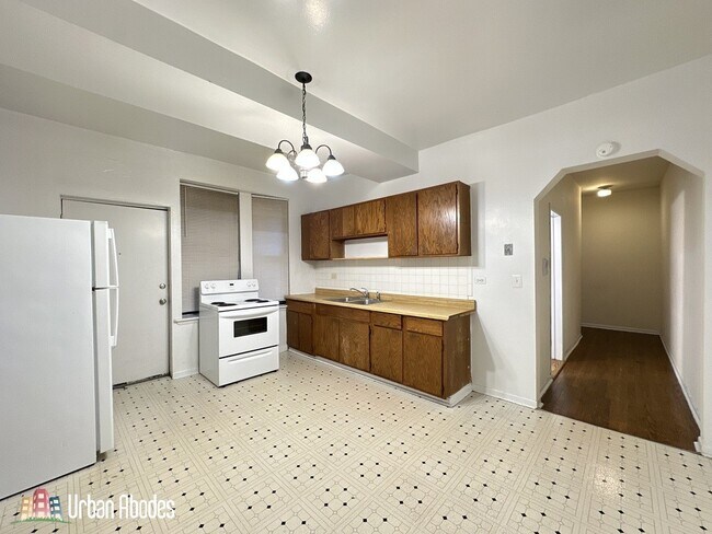 3147 W Medill Ave unit A01C, Chicago, IL 60647 - photo 2