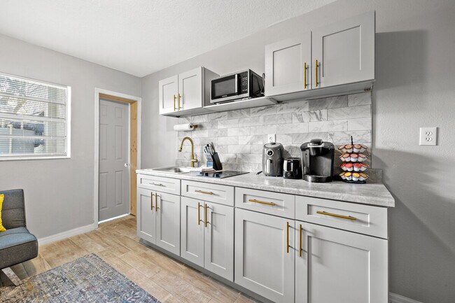 4323 E Henry Ave unit ID1244348P, Tampa, FL 33610 - photo 4