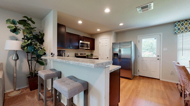 64 Trophy Loop, Lincoln, AL 35096 - photo 2