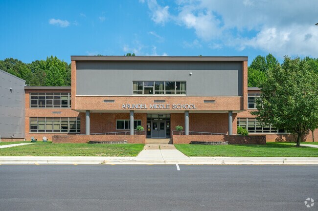 Arundel Middle is a public school with a student population of 1,043 students.