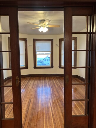 368 Seaview Ave Unit 2nd floor, Bridgeport, CT 06607
