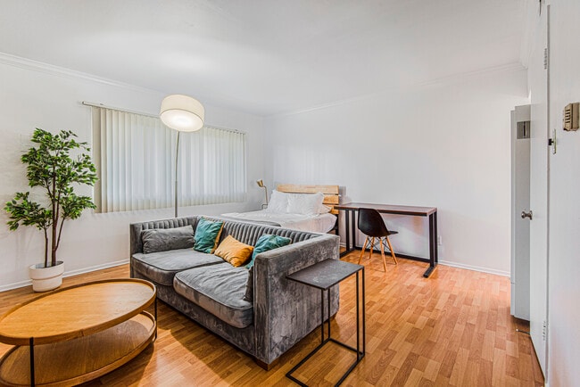 5845 Interceptor St unit R, Los Angeles, CA 90045 - photo 6