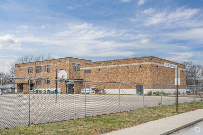 George Washington Carver Montessori is a public school for children from pre-kindergarten through eighth grade.