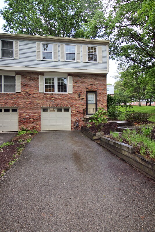 100 Grouse Ct, Venetia, PA 15367