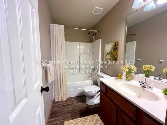 123 SW Rock Garden Ln, Blue Springs, MO 64064 - photo 3