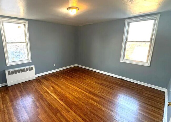 103 Chancellor Ave unit B12,, Newark, NJ 07112 - photo 3