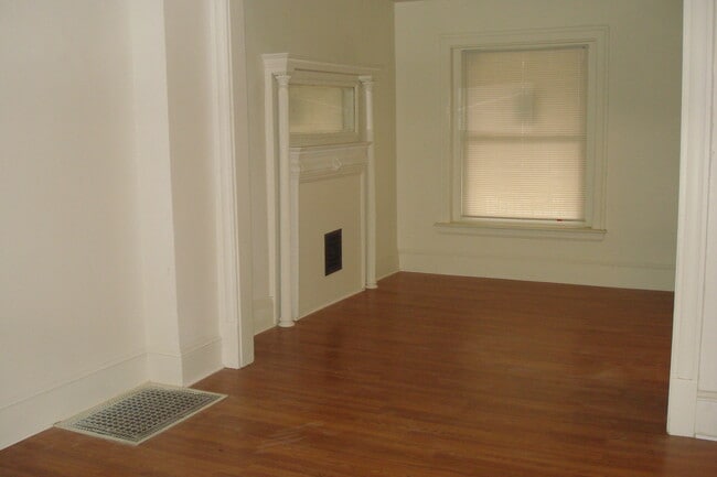 733 E Chestnut St, Lancaster, PA 17602 - photo 3