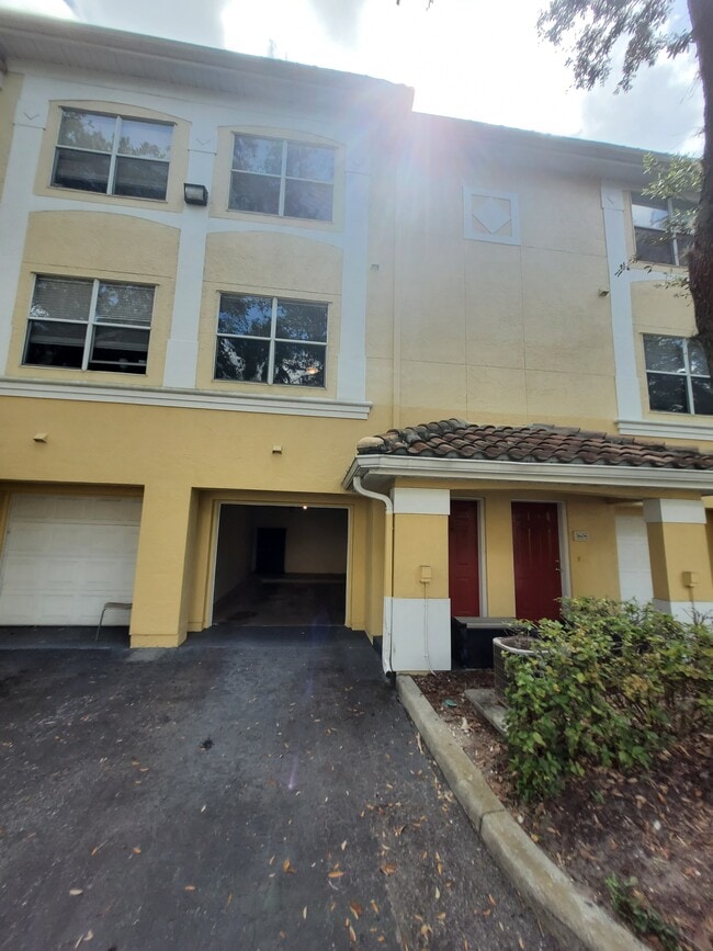 1606 Legacy Park Dr, Maitland, FL 32751 - photo 2