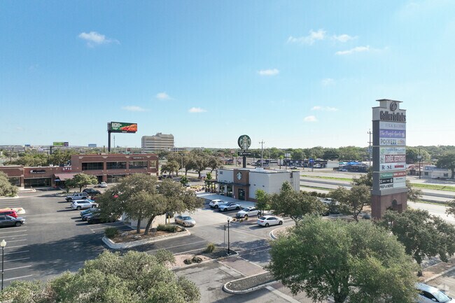 Galleria Oaks in Hollywood Park has a number of shopping and dining options.