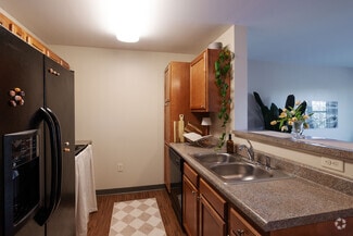 1521 6th Ave, Troy, NY 12180