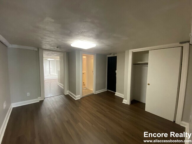 22 Banks St unit B, Cambridge, MA 02138 - photo 6