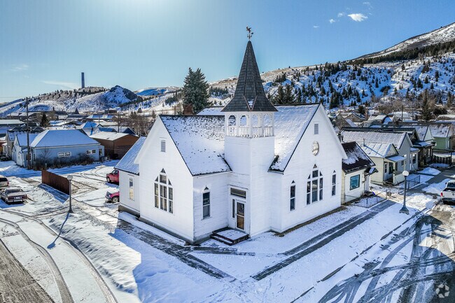 Anaconda is full of stunning historic Queen Annes style homes.