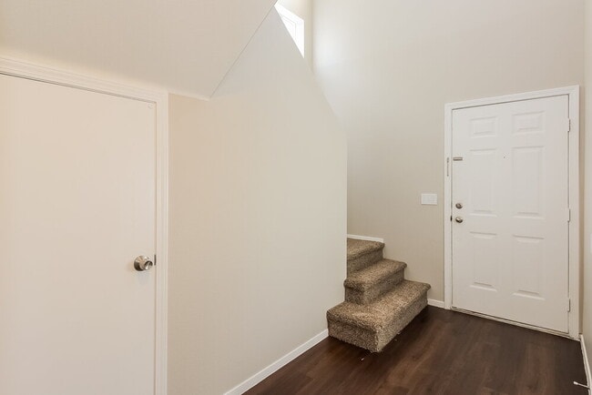 8832 W Pine Pitch Dr, Las Vegas, NV 89143 - photo 4