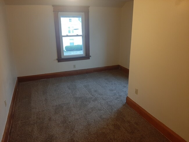 157 W 7th St, Salem, OH 44460 - photo 5