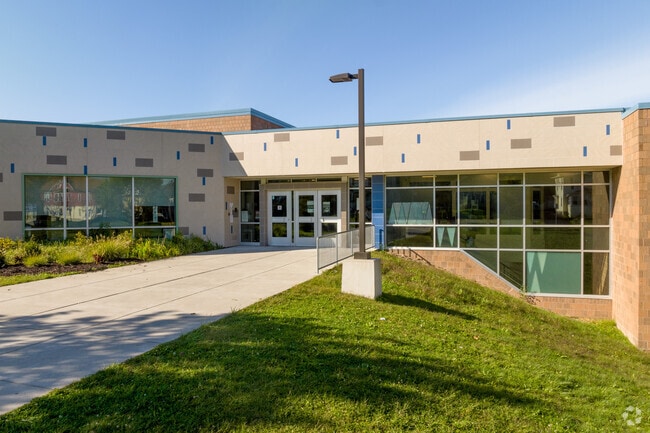 Alternate view of entrance to Bellevue Elementary School.