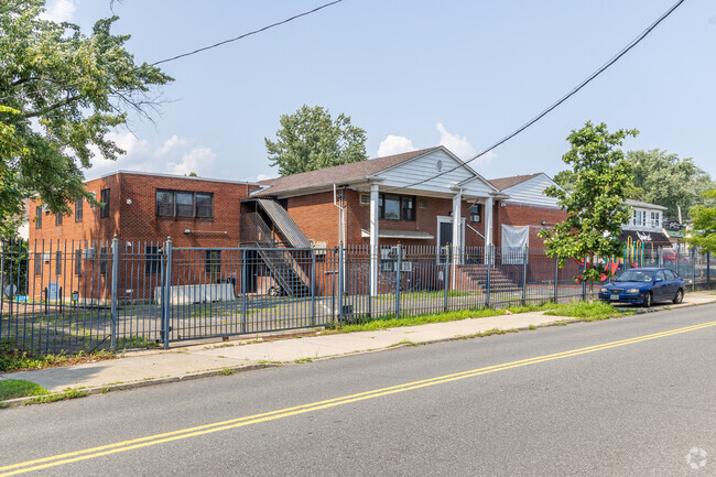 Staten Island Hebrew Academy is a private Jewish school located in Staten Island.