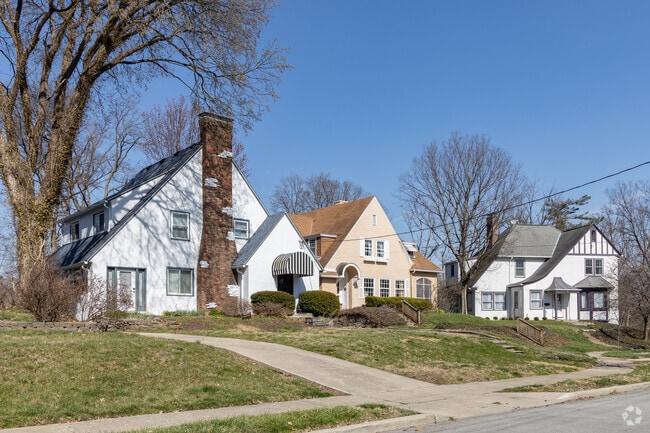 Dutch Colonial Revival homes are common in Paddock Hills.
