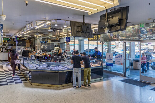 Price Breakers Indoor Bazar is a unique, multi vendor shopping mall in Shelltown.