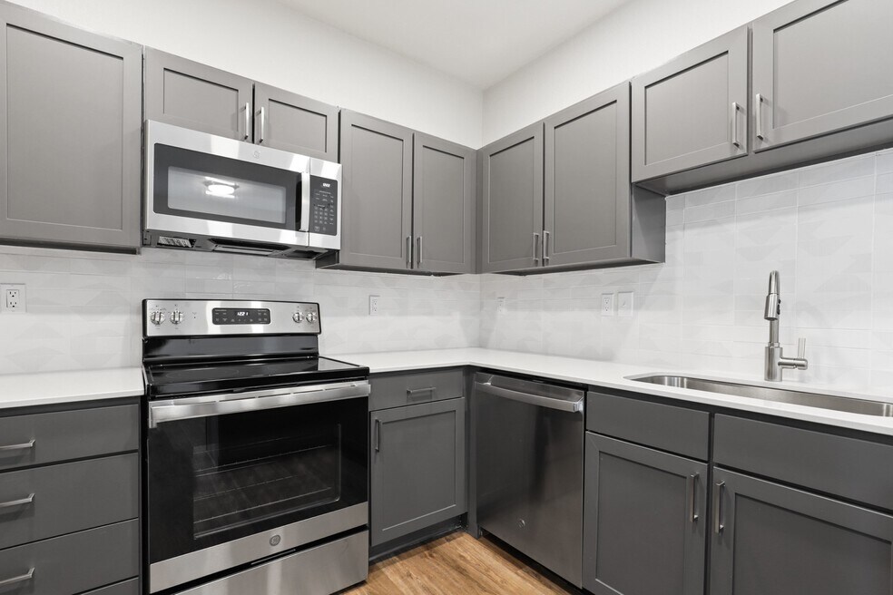 Stainless Steel Appliances at Switchback on Platte Apartments in Littleton, CO