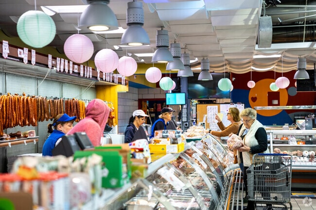 Andy’s Deli and Mikolajczk Sausage Shop sells specialty Polish foods.