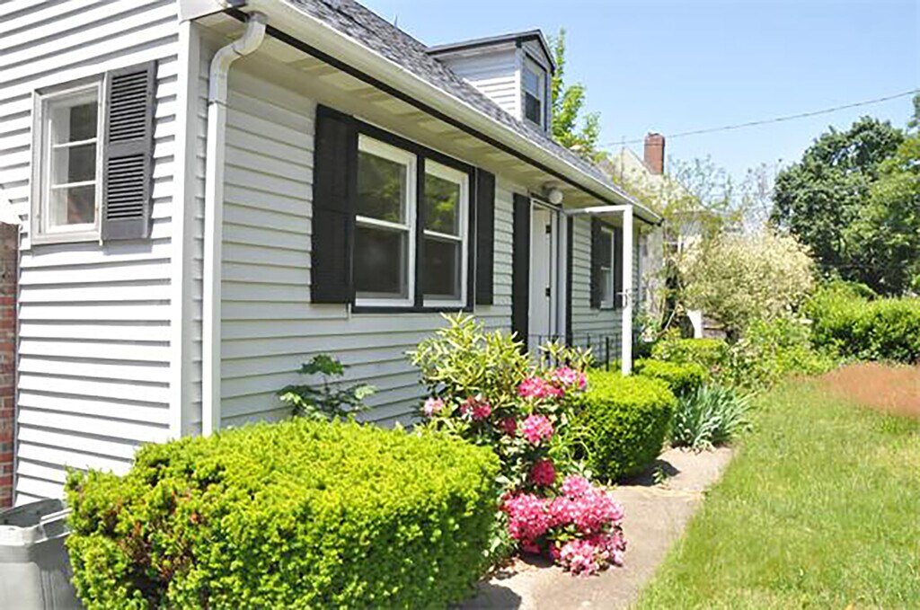 11 Rockland Place Unit 4bed 2.5bath, Newton Upper Falls, MA 02464