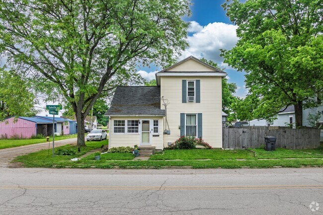 Homes in Oakville tend to cost between $100,000 and $200,000.