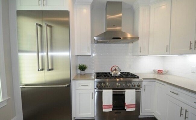 152 M St, Boston, MA 02127 - photo 6