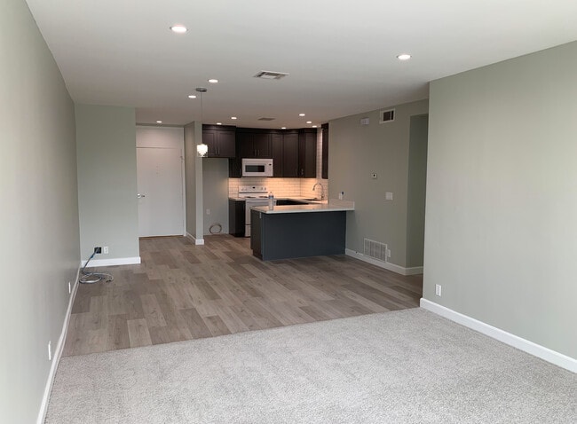 144 N Wetherly Dr, West Hollywood , CA 90048, West Hollywood, CA 90048 - photo 2