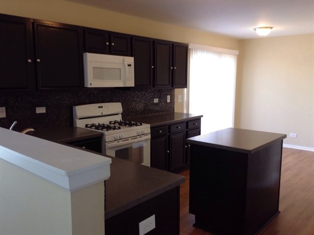 790 Dogwood Ln, Lake In the Hills, IL 60156 - photo 2