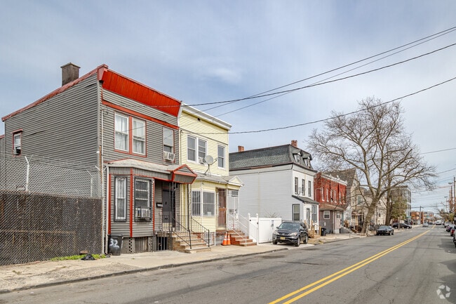 South Broad Valley is a vibrant Newark neighborhood with easy access to transit and highways.