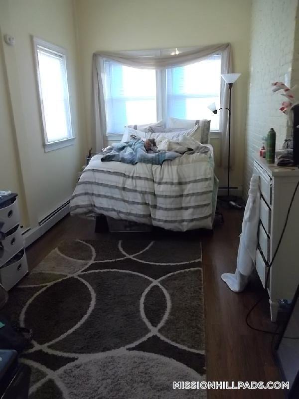 1526 Tremont St unit 3, Boston, MA 02120 - photo 1