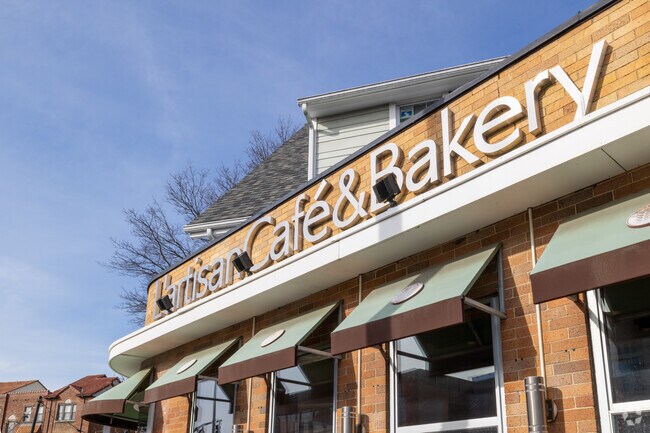 Welcome to L'artisan Cafe and Bakery in Wayland Square.