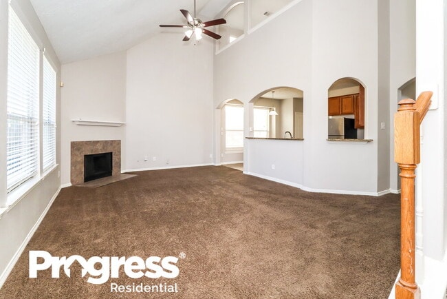 12015 Raven View Dr, Houston, TX 77067 - photo 5