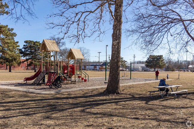 Oak-Riverside families can enjoy O'Neil Park all year round.