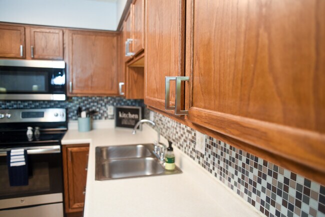 523 Kimberlite St unit 523, Tiffin, IA 52340 - photo 4