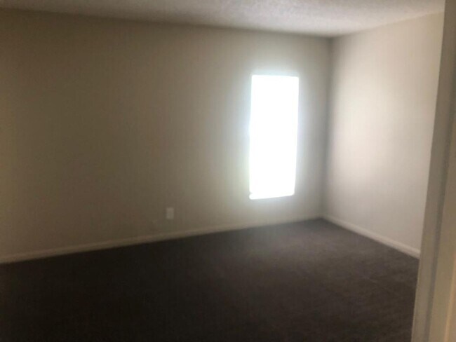 Riverside Manor/N'ice Apartments - 889 Riverside Drive, Ft. Lauderdale, FL 33312, Fort Lauderdale, FL 33312 - photo 6