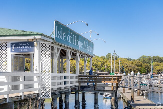 The Isle of Hope Marina provides residents access to the nearby waterways.