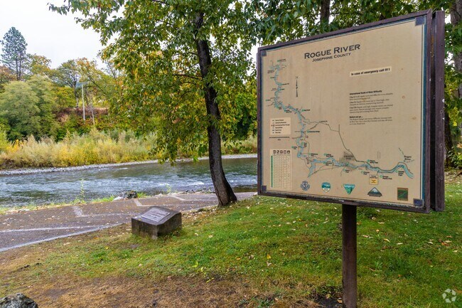 Chinook Park has access to the Rogue River, with a boat launch for rafters and fisherman.