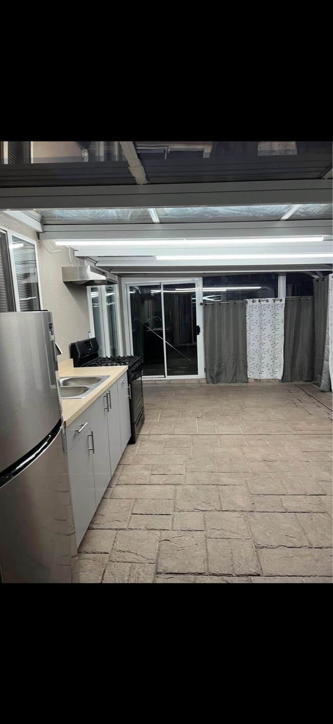 871 Summer Dr, Hollister, CA 95023 - photo 2