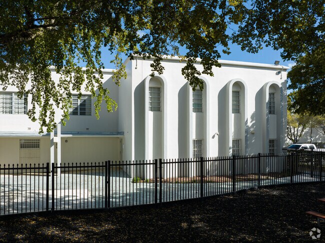 A building in Seven Day Adventist Union Academy.
